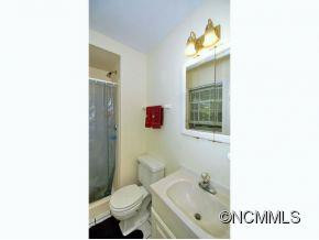 186 BEVERLY RD - Photo 11