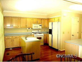 219 CLAREMONT - Photo 13