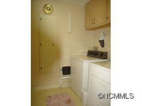219 CLAREMONT - Photo 15