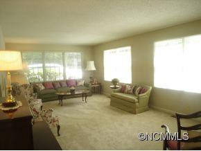 219 CLAREMONT - Photo 4