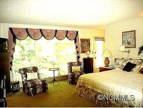 219 CLAREMONT - Photo 8
