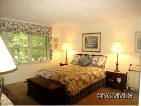219 CLAREMONT - Photo 10