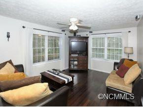 7 ANNIE LANE - Photo 3