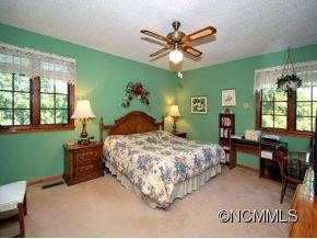 32 AMBER DRIVE - Photo 7