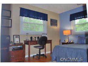 1136 Carousel Ln - Photo 11