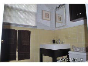 1136 Carousel Ln - Photo 15