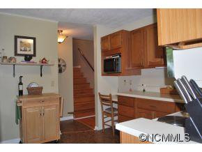 1136 Carousel Ln - Photo 4