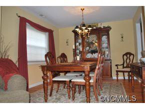 1136 Carousel Ln - Photo 6