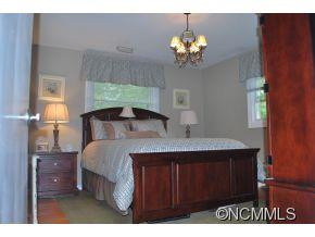 1136 Carousel Ln - Photo 7