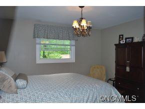 1136 Carousel Ln - Photo 8
