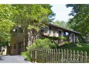 3 Hawthorne Dr