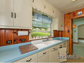 127 Johnson Street - Photo 6