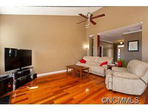 4 Holmes Lane - Photo 5