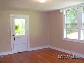7 Wood Avenue - Photo 4