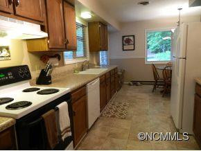 16 Edelweiss Drive - Photo 3