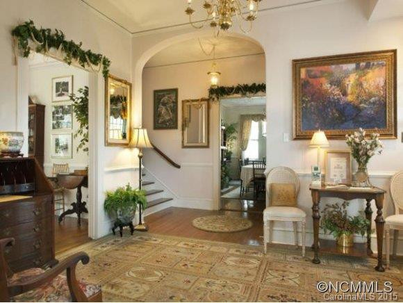 46 & 48 CUMBERLAND CIRCLE - Photo 2