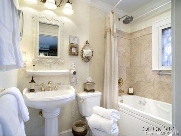 46 & 48 CUMBERLAND CIRCLE - Photo 13