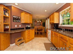 7 Spring St - Photo 4