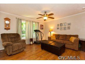 7 Spring St - Photo 5
