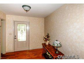 318 Crestview - Photo 3