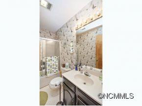 89 WENLOCK WAY - Photo 11