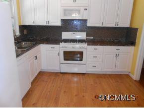 137 Castlerock Drive - Photo 3