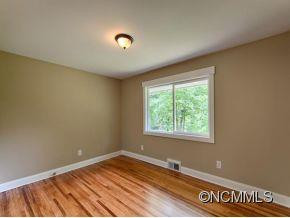 8 ELLENWOOD DR - Photo 13