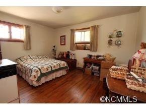 5945 Asheville Highway - Photo 10