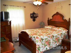 118 Riverside Drive - Photo 12