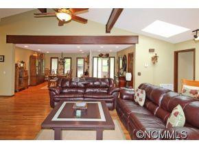 670 Country Club Dr - Photo 5