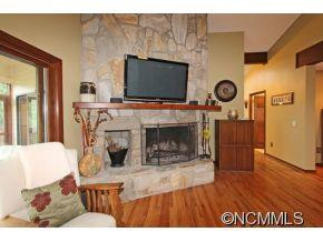 670 Country Club Dr - Photo 6