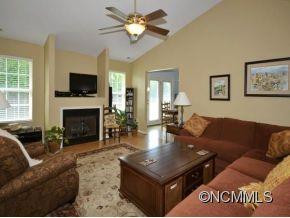 136 Wiltshire Circle - Photo 2