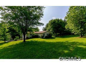 23 Coronet Ln - Photo 5