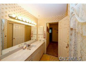 821 Greenwood - Photo 16