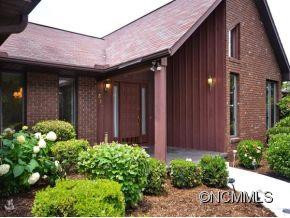 317 MOUNTAIN VALLEY DRIVE - Photo 2