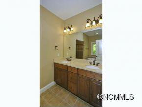 64 VILLAGE POINTE LANE - Photo 15