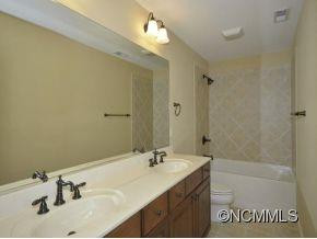 64 VILLAGE POINTE LANE - Photo 20