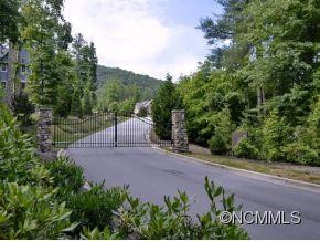 64 VILLAGE POINTE LANE - Photo 24