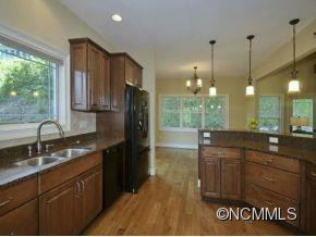 64 VILLAGE POINTE LANE - Photo 6