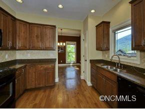 64 VILLAGE POINTE LANE - Photo 8