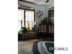  - Photo 4