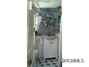  - Photo 9