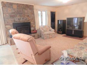 725 COUNTRY CLUB DRIVE - Photo 5