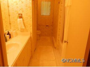 725 COUNTRY CLUB DRIVE - Photo 9