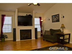 70 Farington Circle - Photo 3