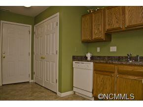 70 Farington Circle - Photo 8