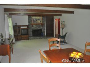 111 Larchmont Drive - Photo 4