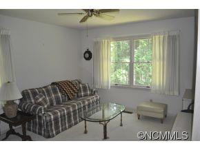 111 Larchmont Drive - Photo 9