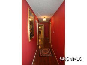 111 Larchmont Drive - Photo 10