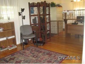 726 Fairview Road - Photo 4